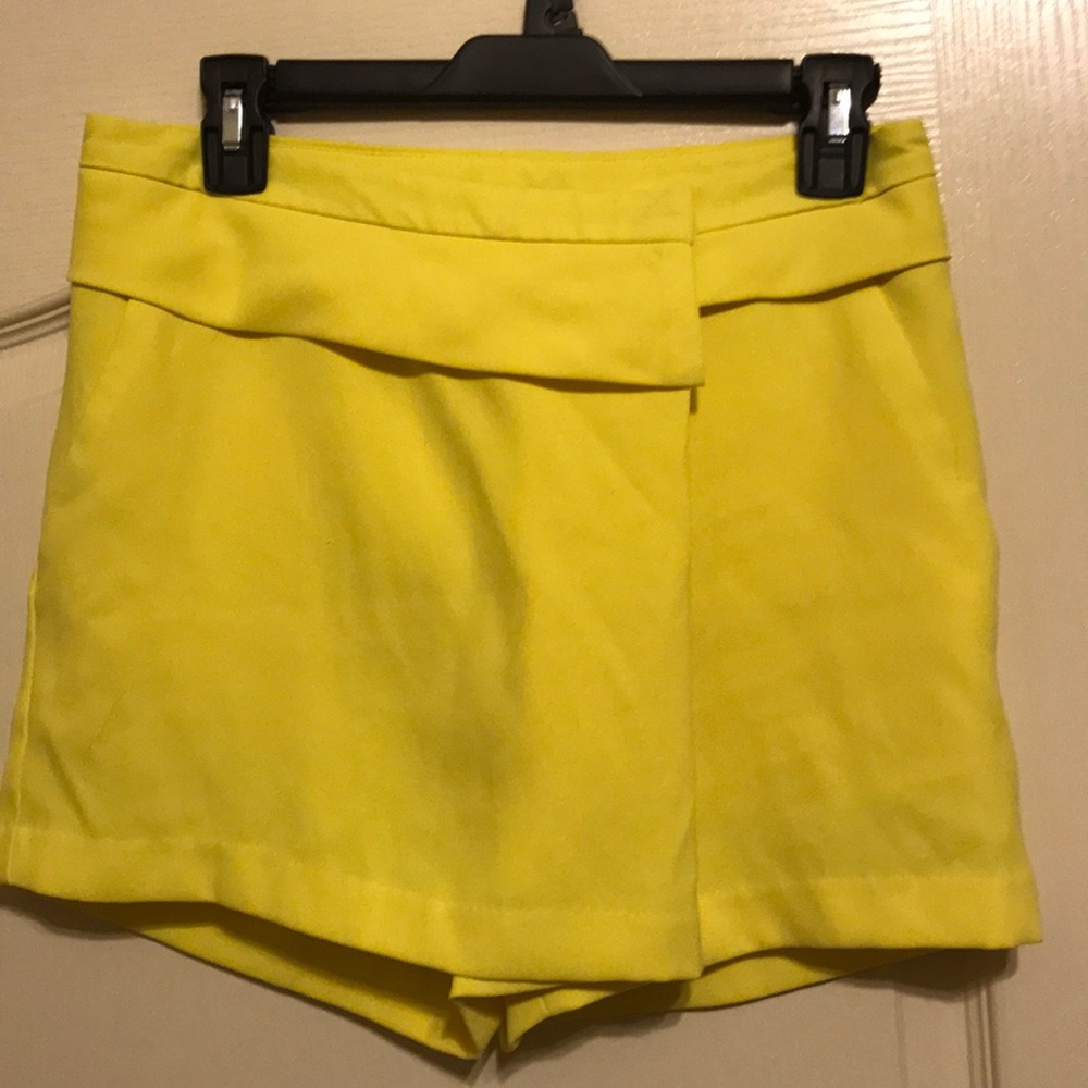 Banana Republic Women’s Yellow Skort, 0 Regular